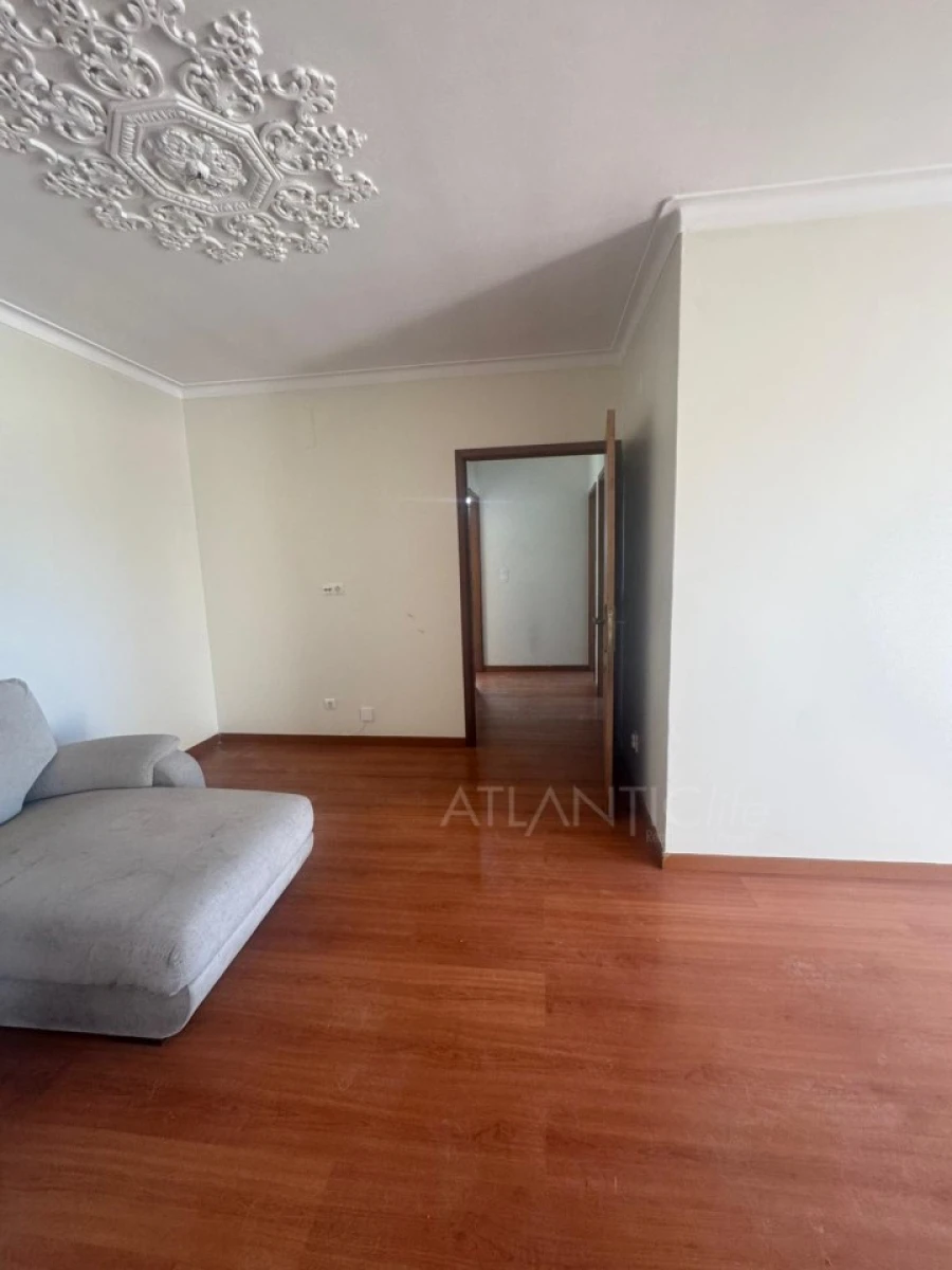 Apartamento T2 para Venda em Queluz e Belas Foto 8
