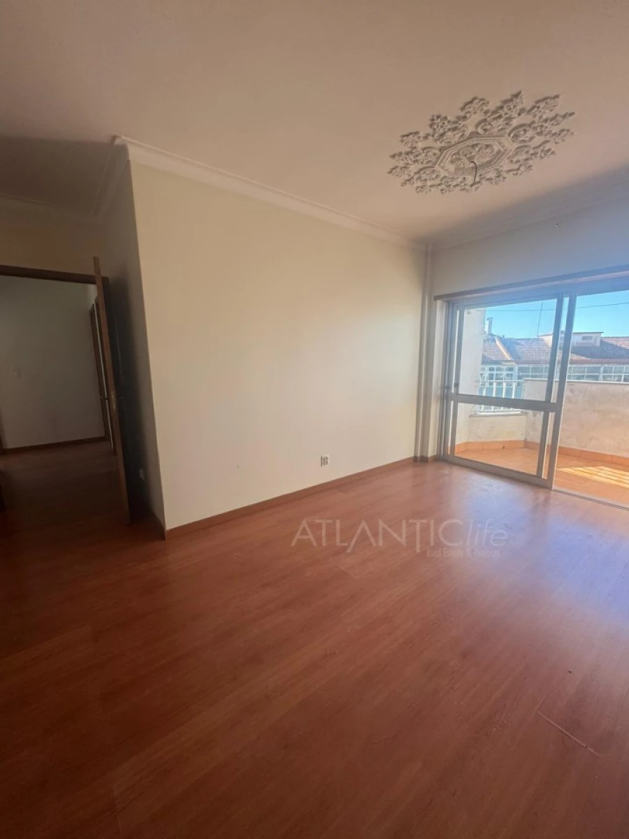 Apartamento T2 para Venda em Queluz e Belas Foto 9