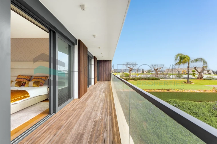 Apartamento T3 para Venda em Quarteira Foto 6