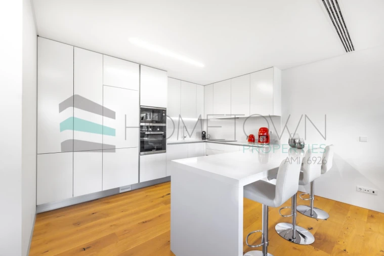 Apartamento T3 para Venda em Quarteira Foto 8