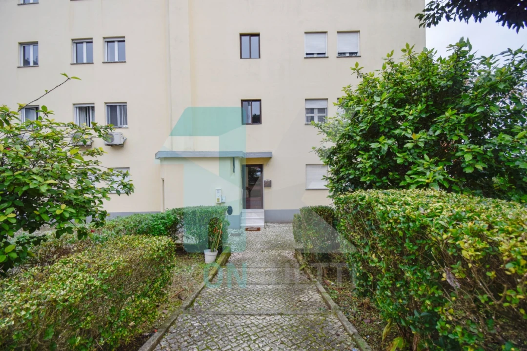 Apartamento T4 para Venda em Alfragide Foto 26