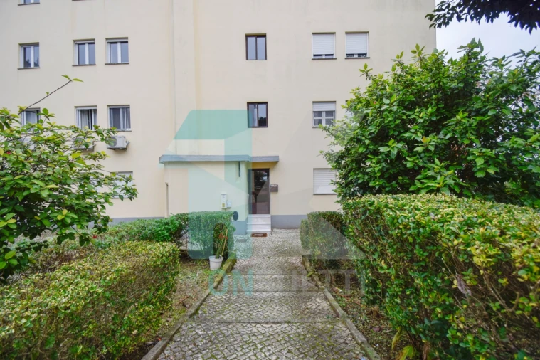 Apartamento T4 para Venda em Alfragide Foto 26