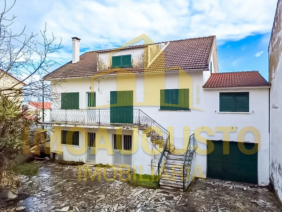 Moradia T4 para Venda em Alfaiates Foto 1