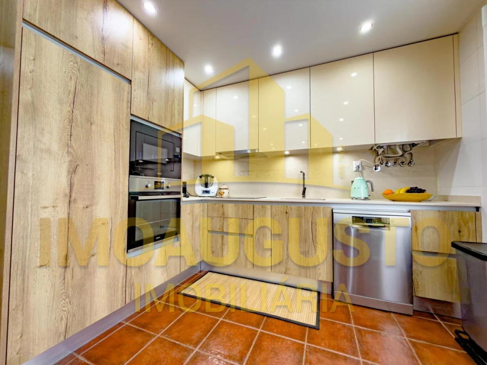 Moradia T4 para Venda em Guarda Foto 3