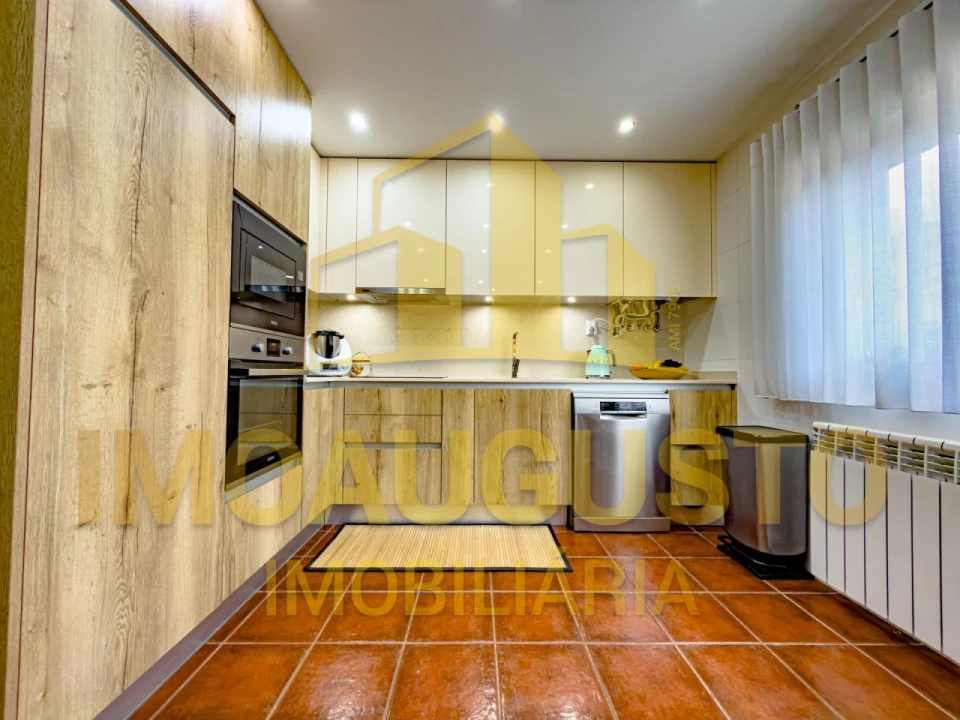 Moradia T4 para Venda em Guarda Foto 5