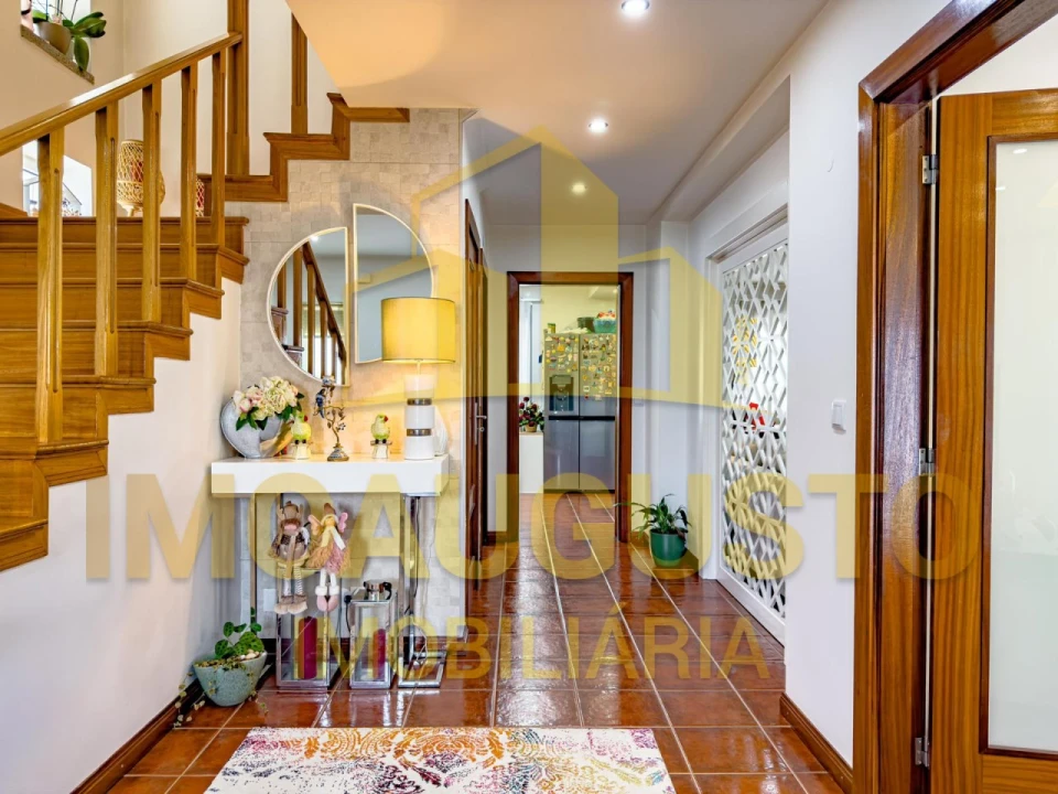 Moradia T4 para Venda em Guarda Foto 13