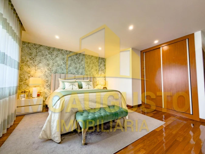 Moradia T4 para Venda em Guarda Foto 9