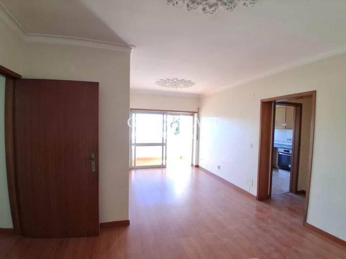 Apartamento T2 para Venda em Queluz e Belas Foto 4