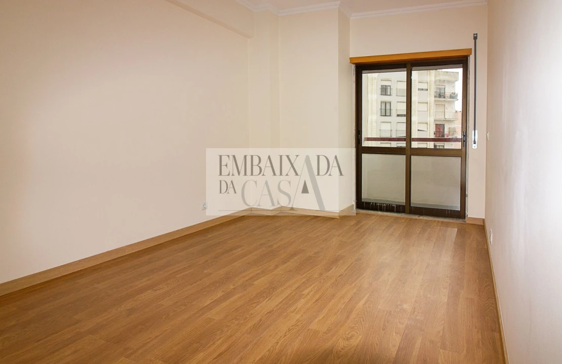 Apartamento T3 para Venda em Rio de Mouro Foto 25