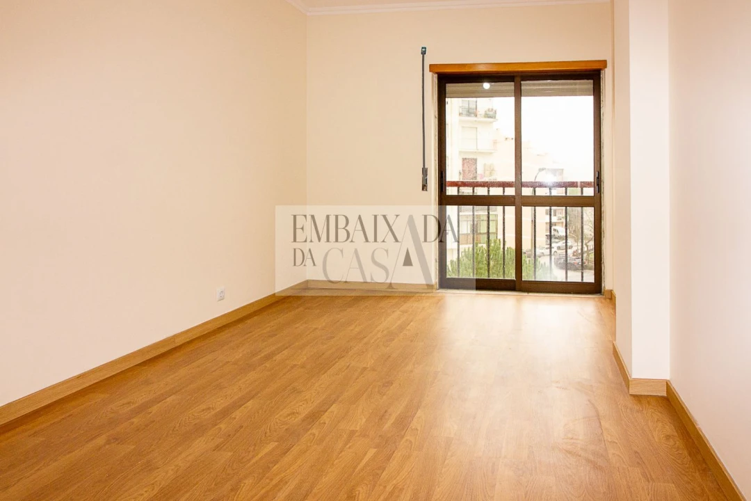 Apartamento T3 para Venda em Rio de Mouro Foto 18