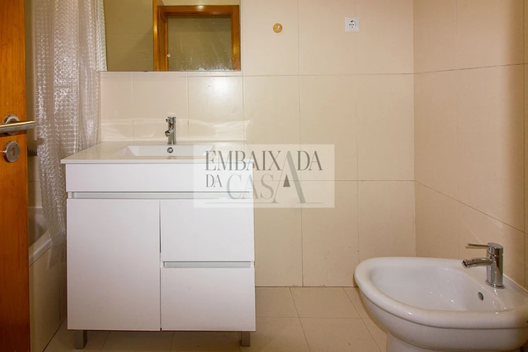 Apartamento T3 para Venda em Rio de Mouro Foto 15