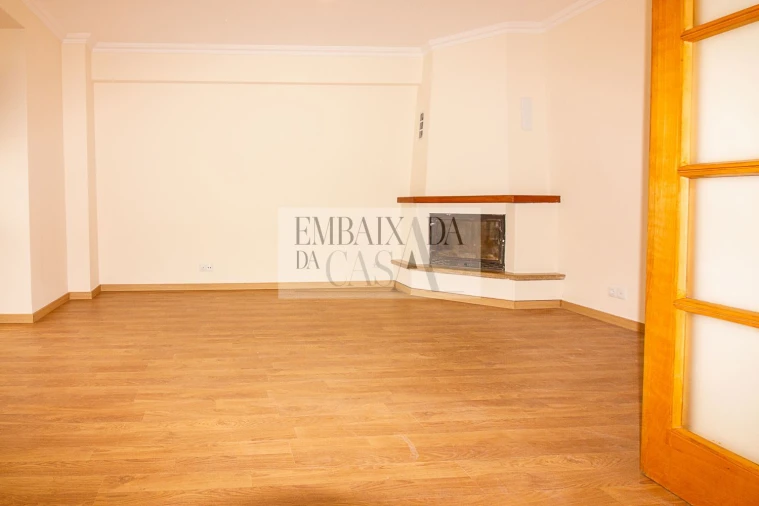Apartamento T3 para Venda em Rio de Mouro Foto 11