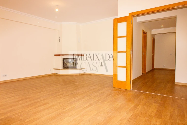 Apartamento T3 para Venda em Rio de Mouro Foto 12
