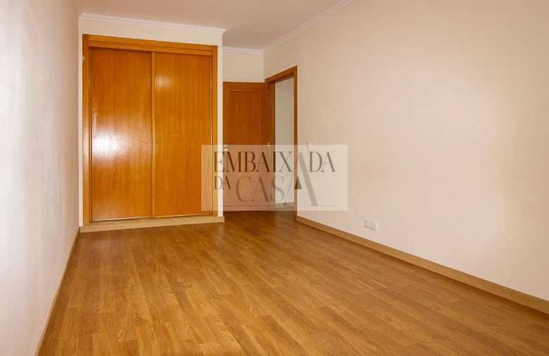 Apartamento T3 para Venda em Rio de Mouro Foto 24