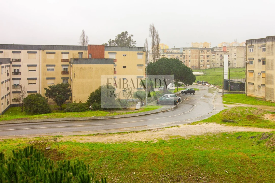 Apartamento T3 para Venda em Rio de Mouro Foto 32