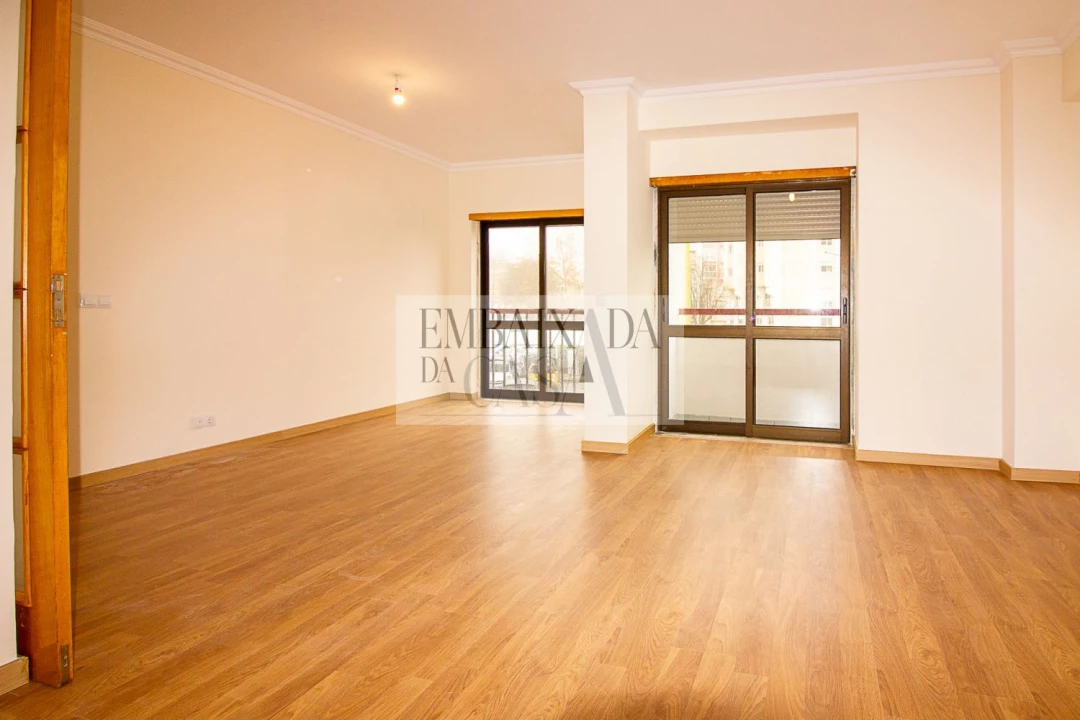 Apartamento T3 para Venda em Rio de Mouro Foto 10