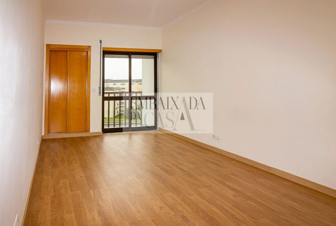 Apartamento T3 para Venda em Rio de Mouro Foto 22