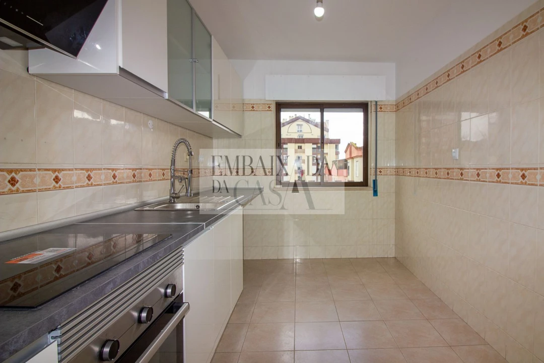 Apartamento T2 para Venda em Algueirão-Mem Martins Foto 5