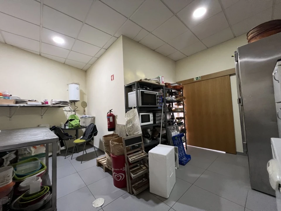 Loja para Trespasse em Recezinhos (São Mamede) Foto 21