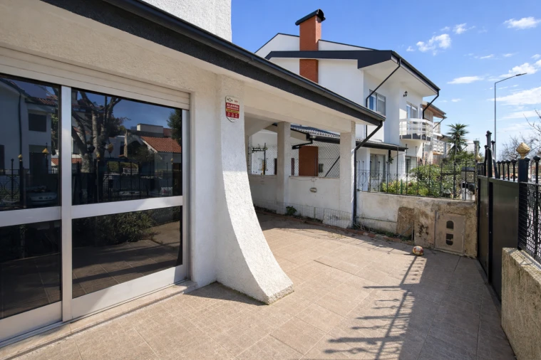 Moradia T4 para Venda em Santa Marinha e São Pedro da Afurada Foto 3