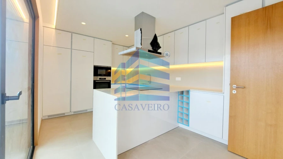 Apartamento T3 para Venda em Glória e Vera Cruz Foto 2