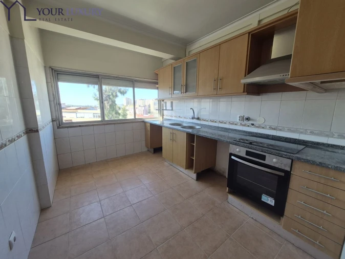 Apartamento T2 para Venda em Queluz e Belas Foto 3