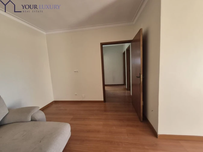 Apartamento T2 para Venda em Queluz e Belas Foto 11