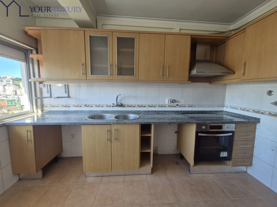 Apartamento T2 para Venda em Queluz e Belas Foto 2