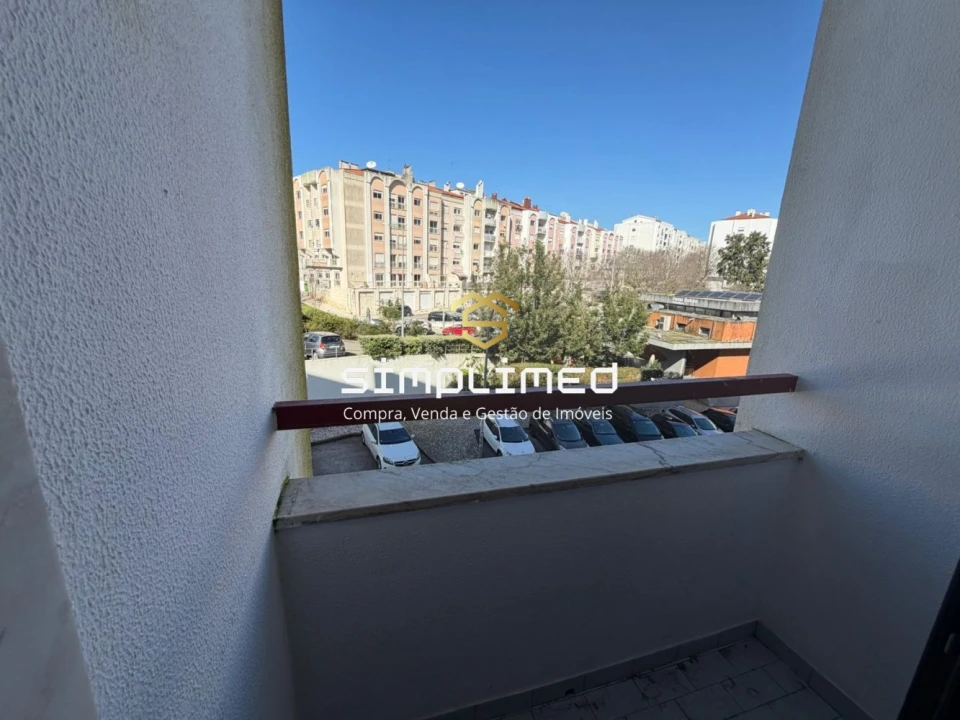 Apartamento T3 para Venda em Rio de Mouro Foto 26