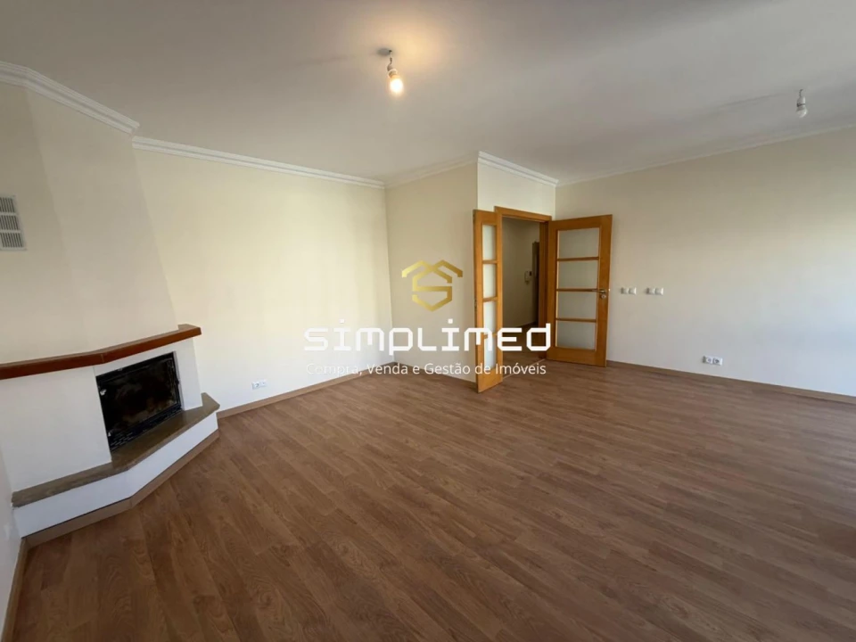 Apartamento T3 para Venda em Rio de Mouro Foto 9