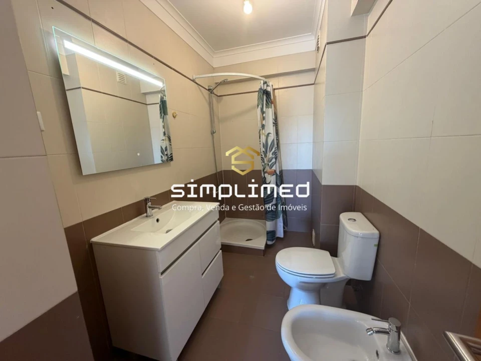 Apartamento T3 para Venda em Rio de Mouro Foto 23