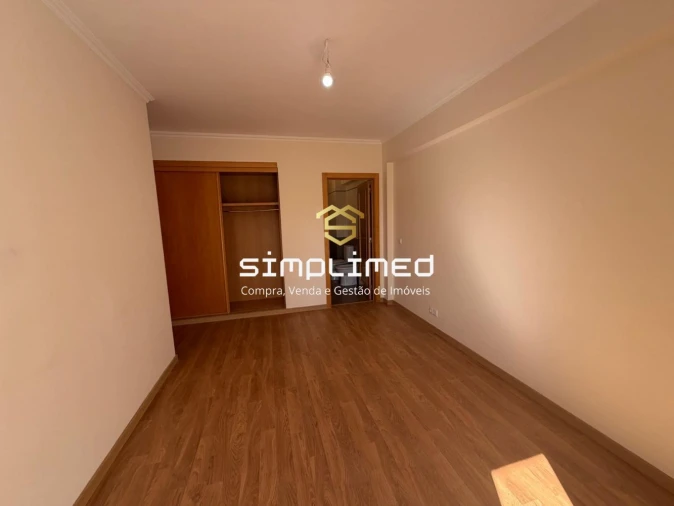 Apartamento T3 para Venda em Rio de Mouro Foto 33