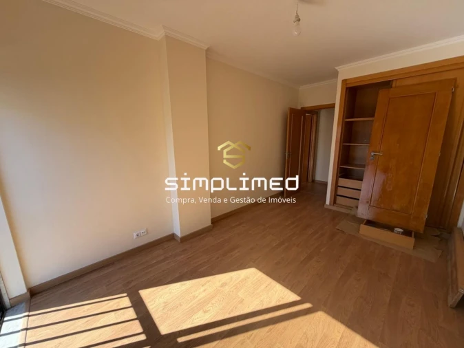 Apartamento T3 para Venda em Rio de Mouro Foto 19