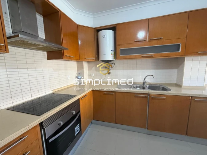 Apartamento T3 para Venda em Rio de Mouro Foto 5