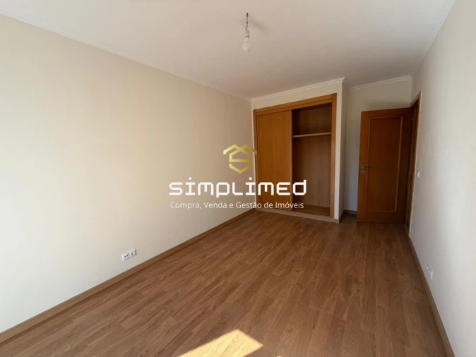 Apartamento T3 para Venda em Rio de Mouro Foto 15