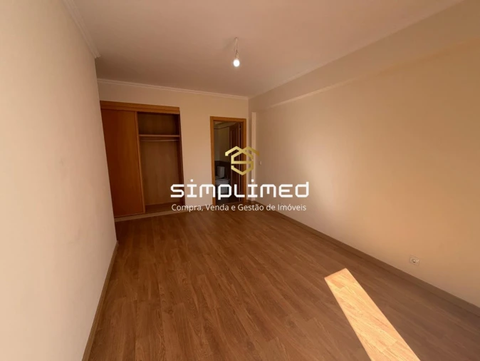 Apartamento T3 para Venda em Rio de Mouro Foto 32