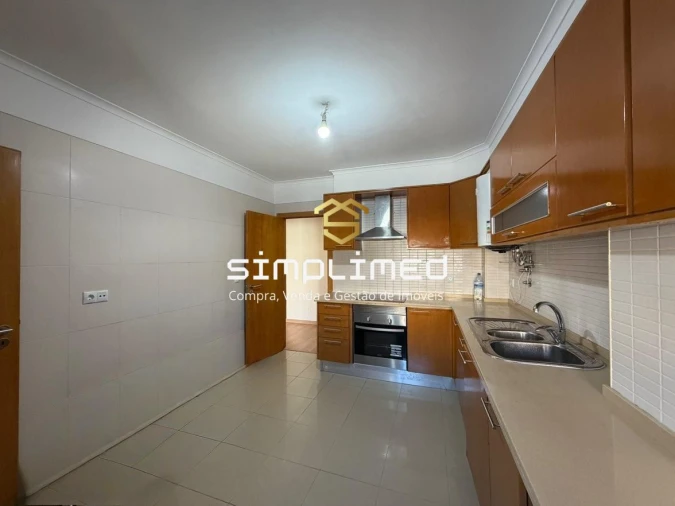 Apartamento T3 para Venda em Rio de Mouro Foto 6