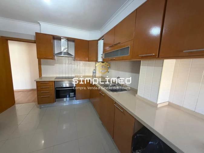 Apartamento T3 para Venda em Rio de Mouro Foto 7