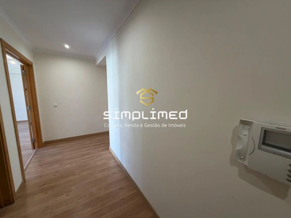 Apartamento T3 para Venda em Rio de Mouro Foto 24