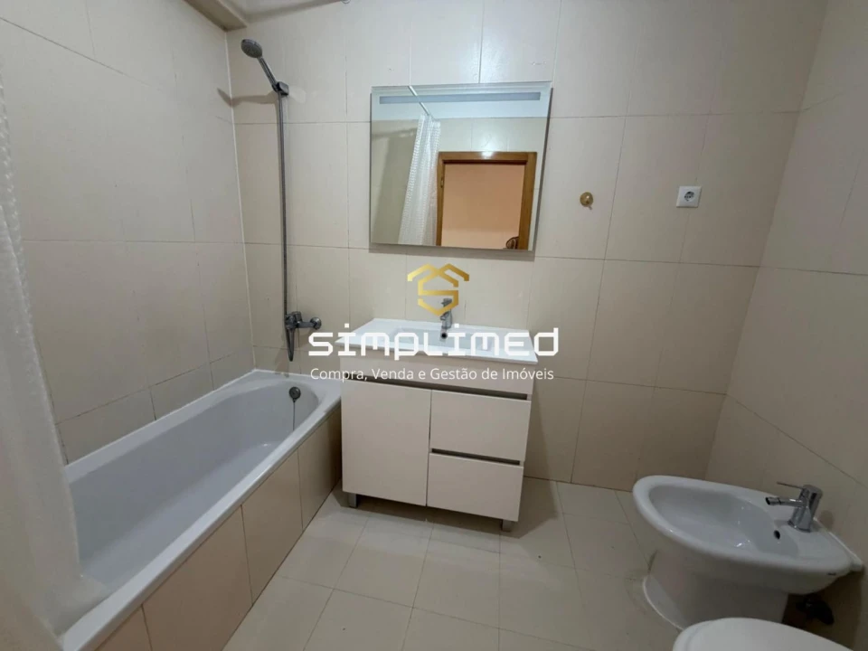 Apartamento T3 para Venda em Rio de Mouro Foto 22