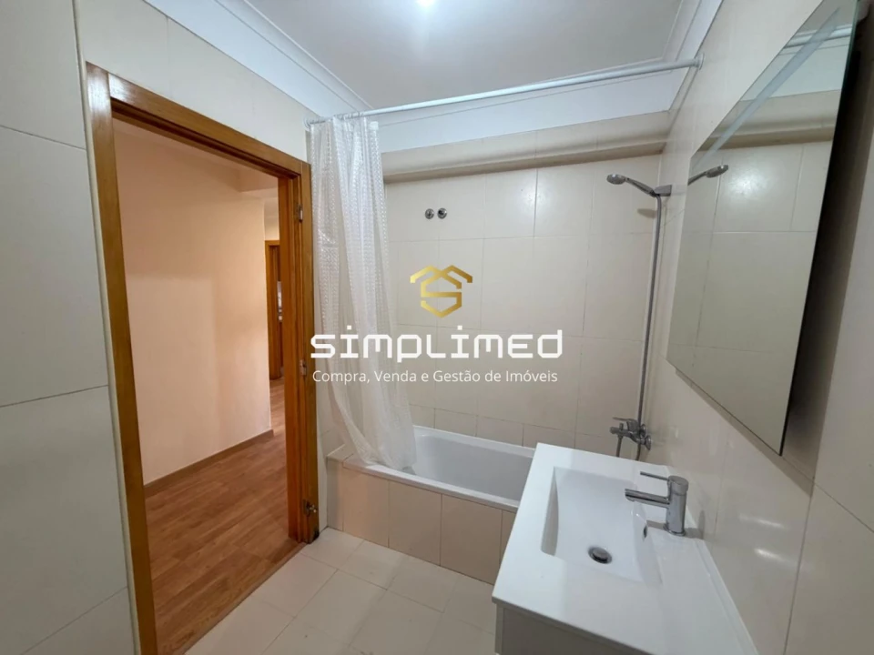 Apartamento T3 para Venda em Rio de Mouro Foto 31