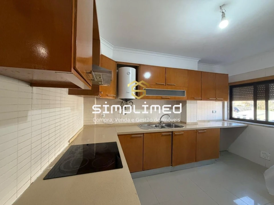 Apartamento T3 para Venda em Rio de Mouro Foto 2