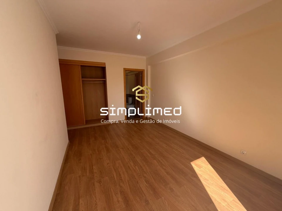 Apartamento T3 para Venda em Rio de Mouro Foto 32