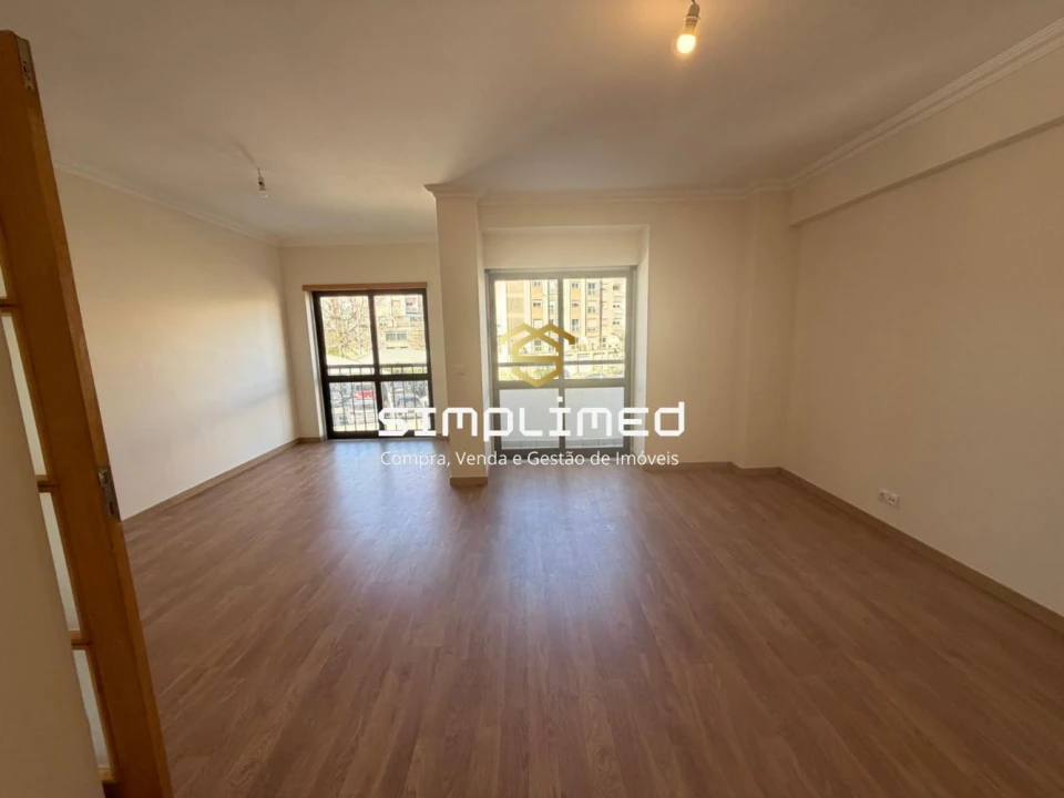 Apartamento T3 para Venda em Rio de Mouro Foto 11