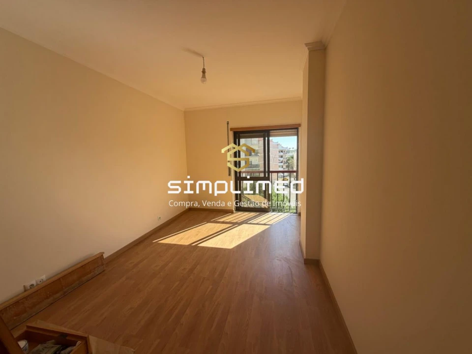 Apartamento T3 para Venda em Rio de Mouro Foto 13