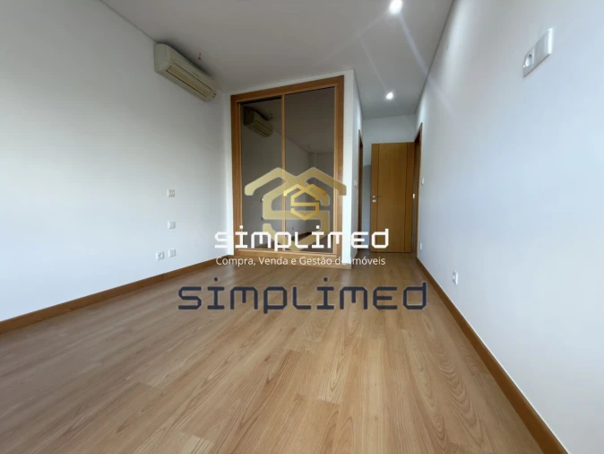 Apartamento T3 para Venda em Odivelas Foto 27