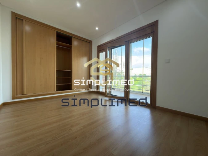 Apartamento T3 para Venda em Odivelas Foto 3