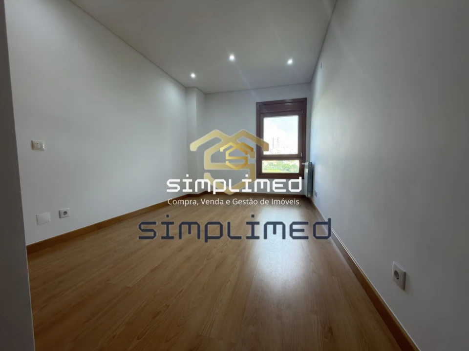 Apartamento T3 para Venda em Odivelas Foto 10