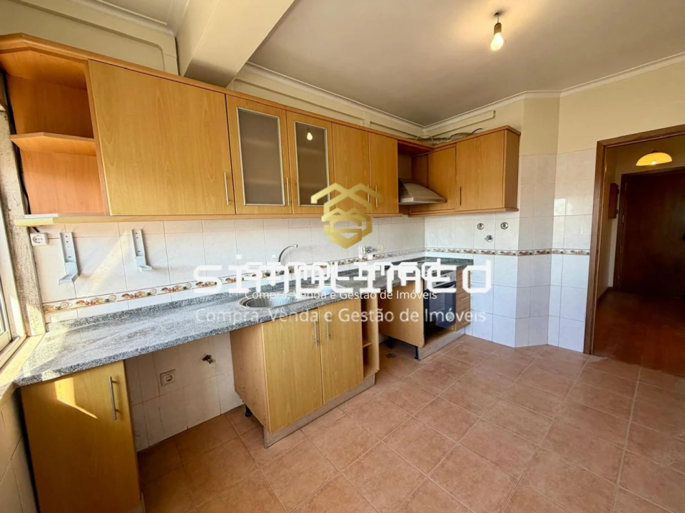 Apartamento T2 para Venda em Queluz e Belas Foto 2