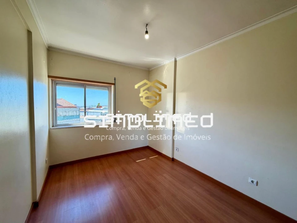 Apartamento T2 para Venda em Queluz e Belas Foto 13